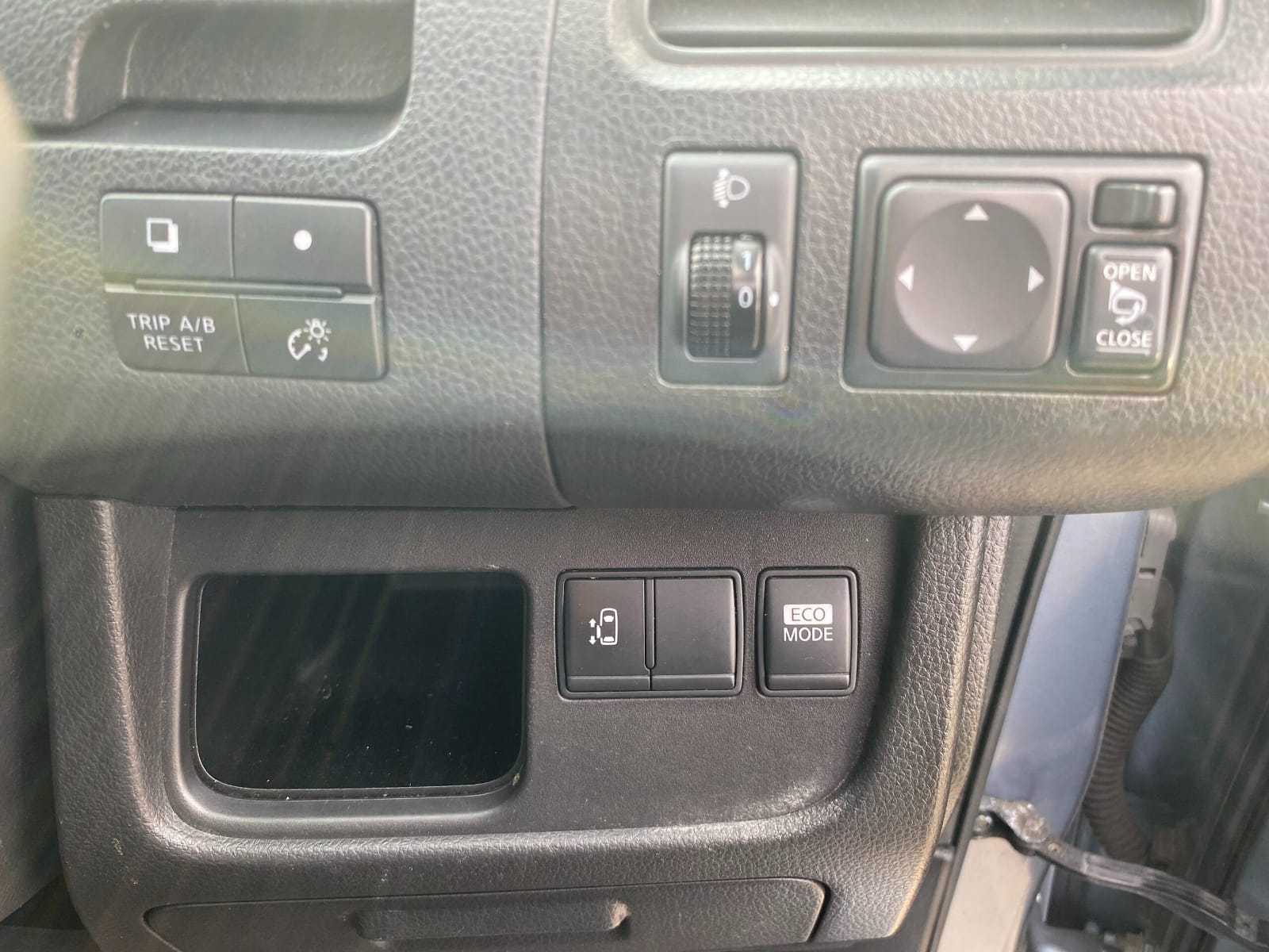 2013 NISSAN SERENA